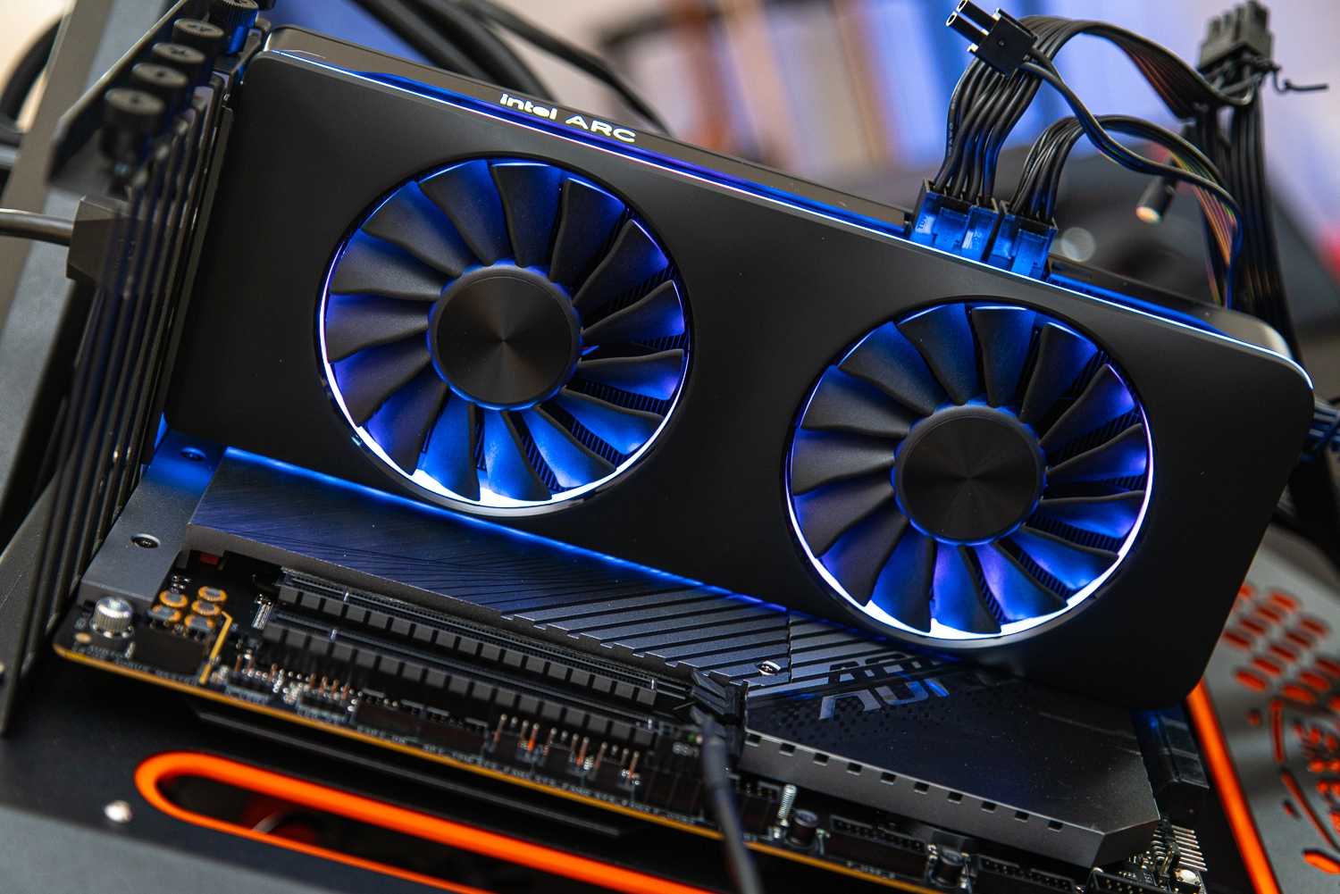 Kartu Grafis Murah Untuk Gamer? Intel Arc A750 Kartu Grafis Murah Untuk Gamer? Intel Arc A750